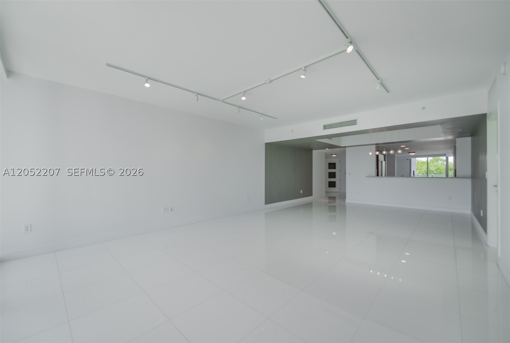 GROVENOR HOUSE CONDO - Residential Lease