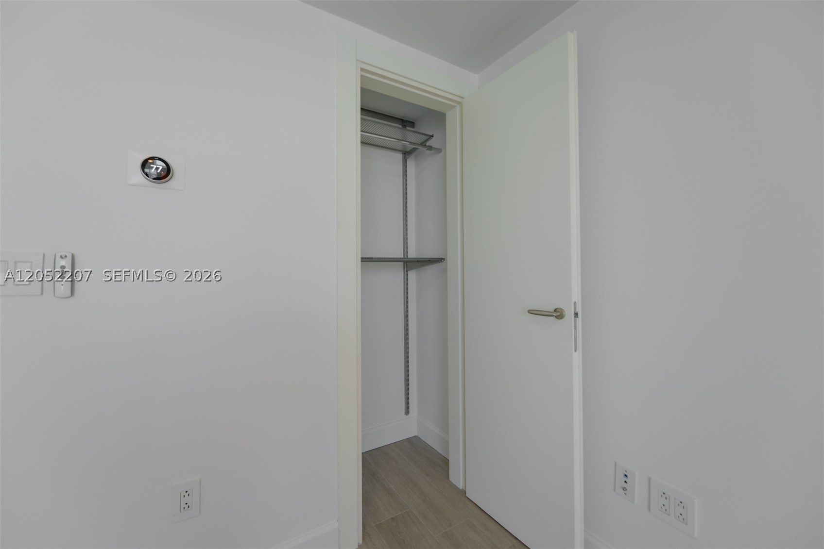 GROVENOR HOUSE CONDO - Residential Lease