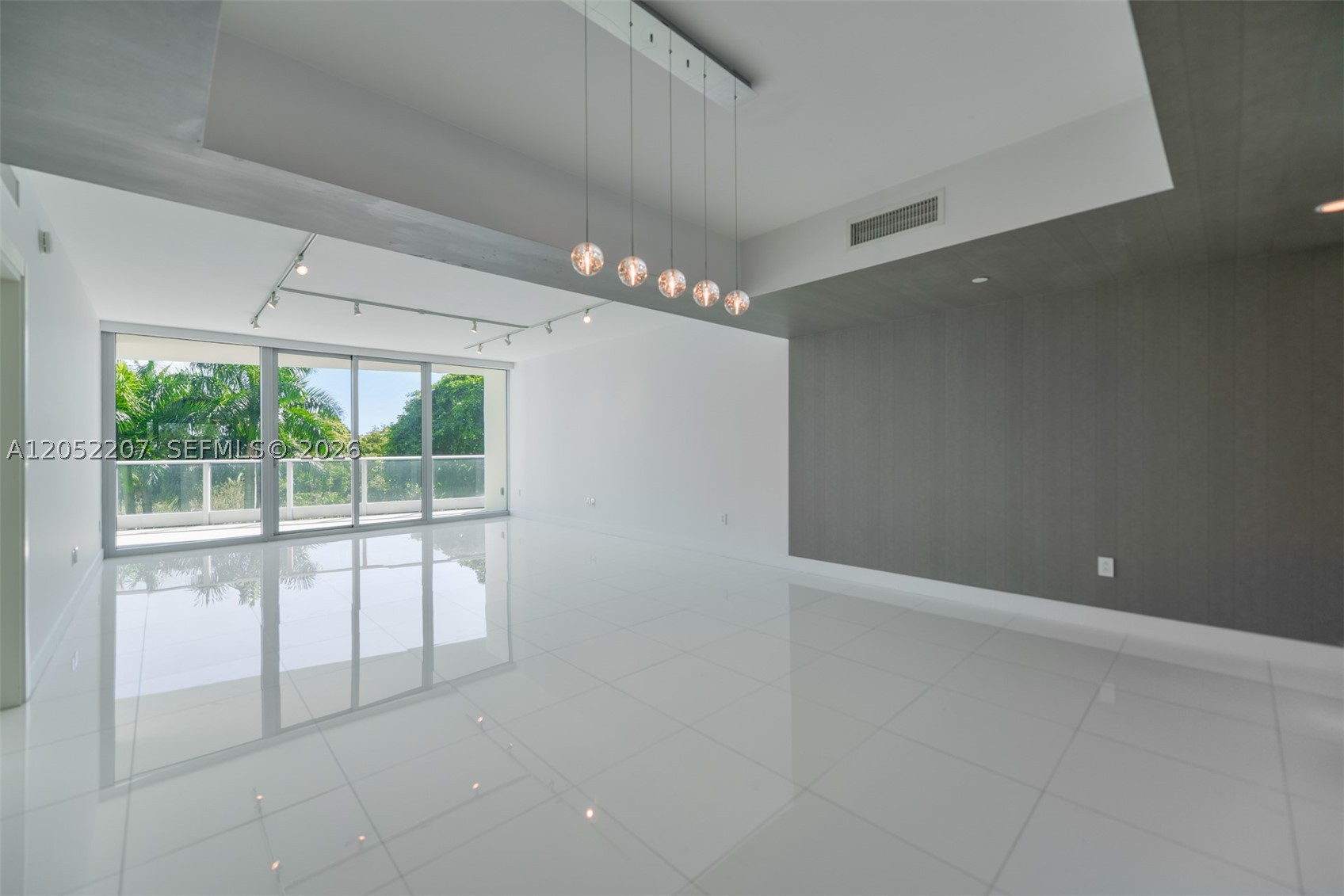 GROVENOR HOUSE CONDO - Residential Lease