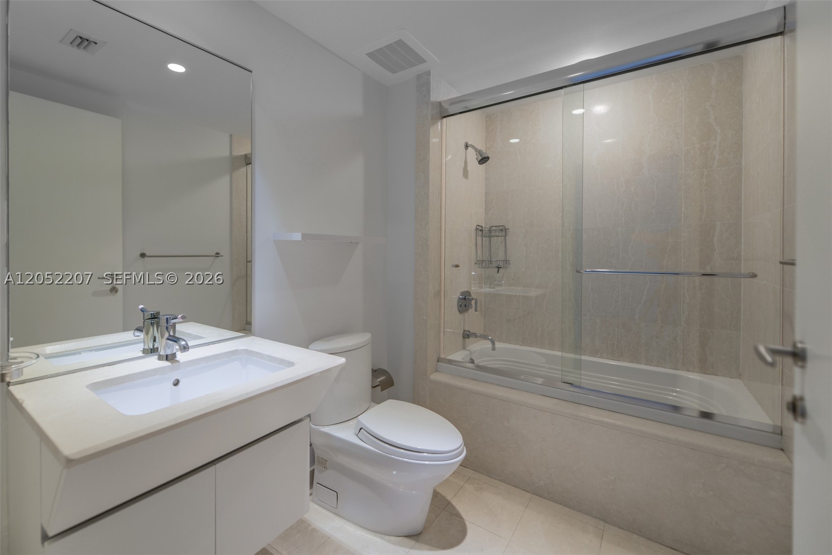 GROVENOR HOUSE CONDO - Residential Lease