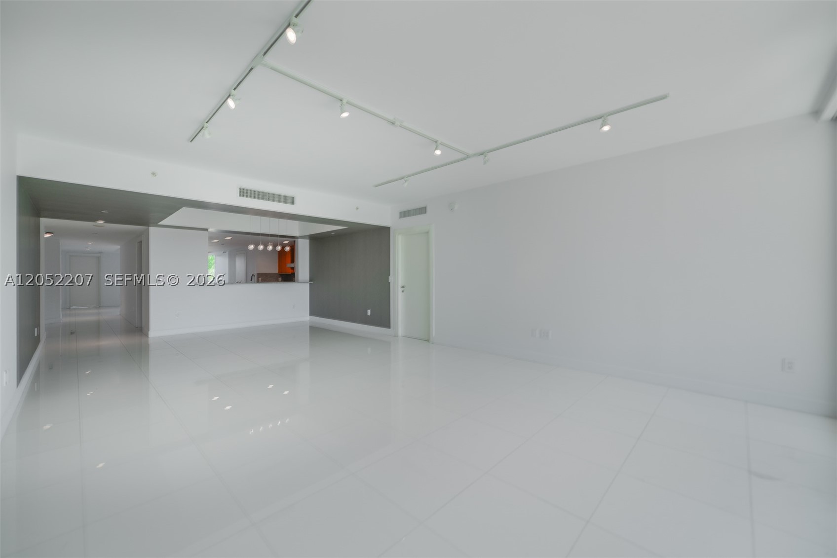 GROVENOR HOUSE CONDO - Residential Lease