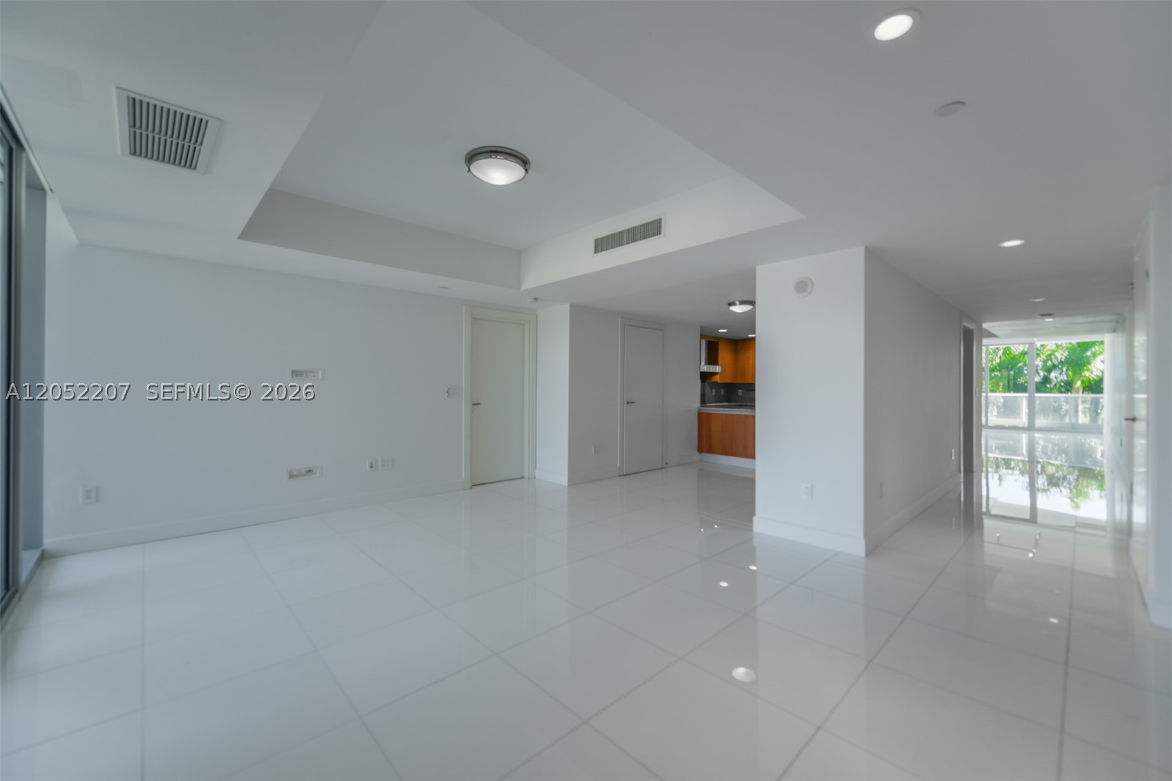 GROVENOR HOUSE CONDO - Residential Lease