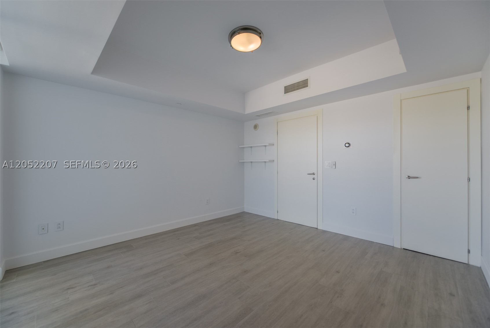 GROVENOR HOUSE CONDO - Residential Lease