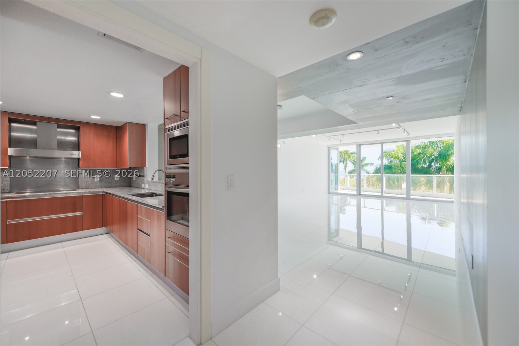 GROVENOR HOUSE CONDO - Residential Lease
