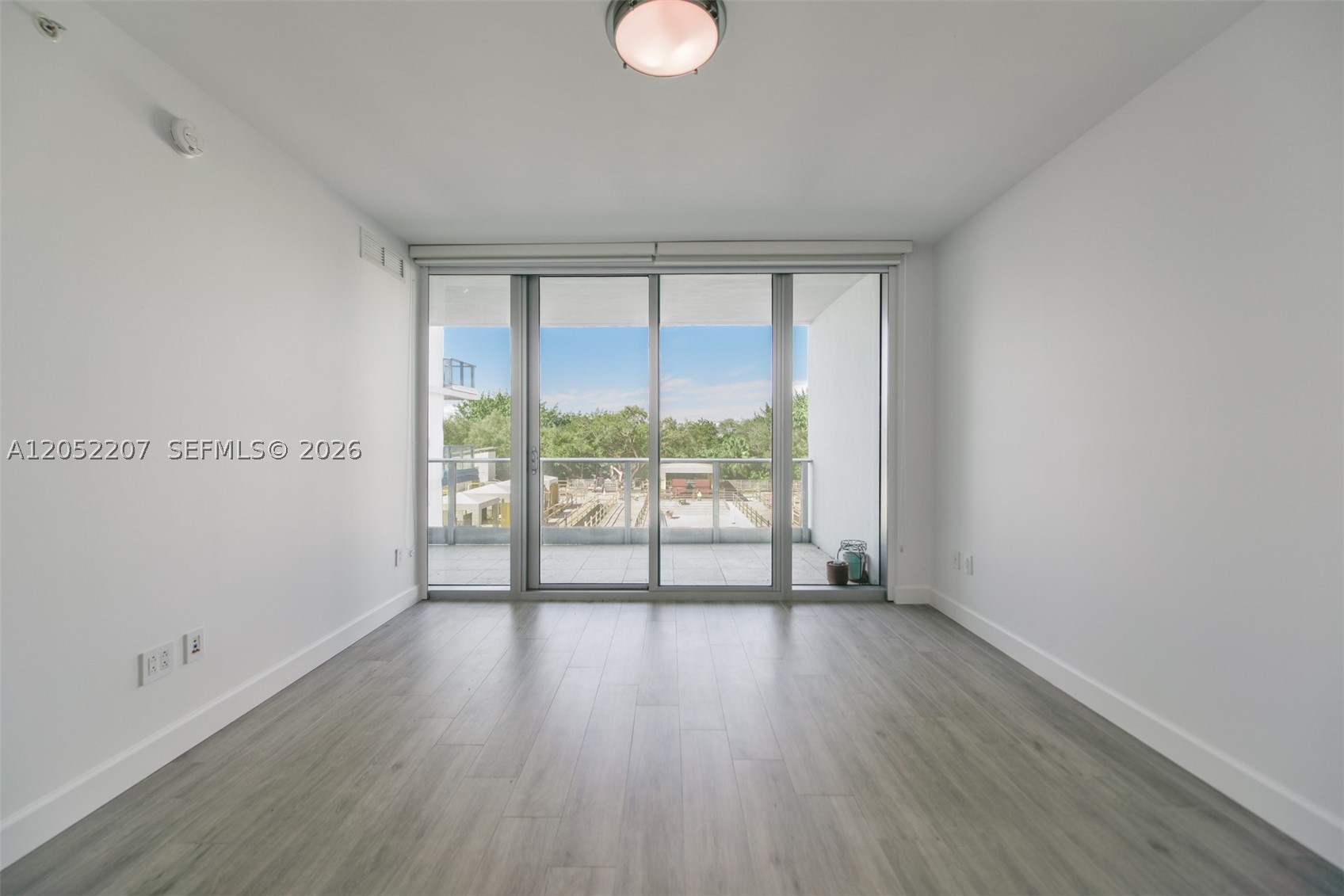 GROVENOR HOUSE CONDO - Residential Lease