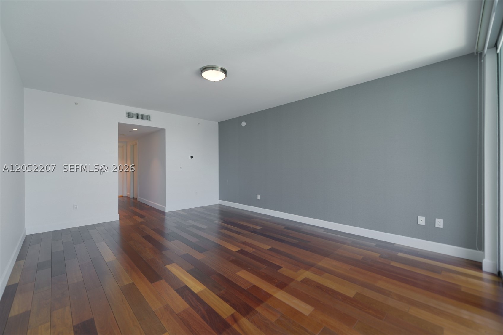 GROVENOR HOUSE CONDO - Residential Lease