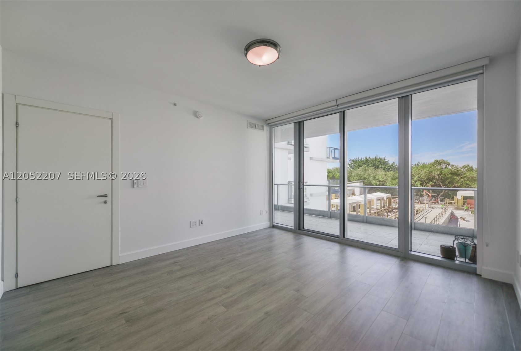 GROVENOR HOUSE CONDO - Residential Lease