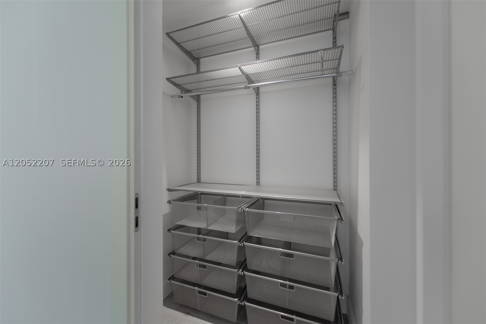 GROVENOR HOUSE CONDO - Residential Lease