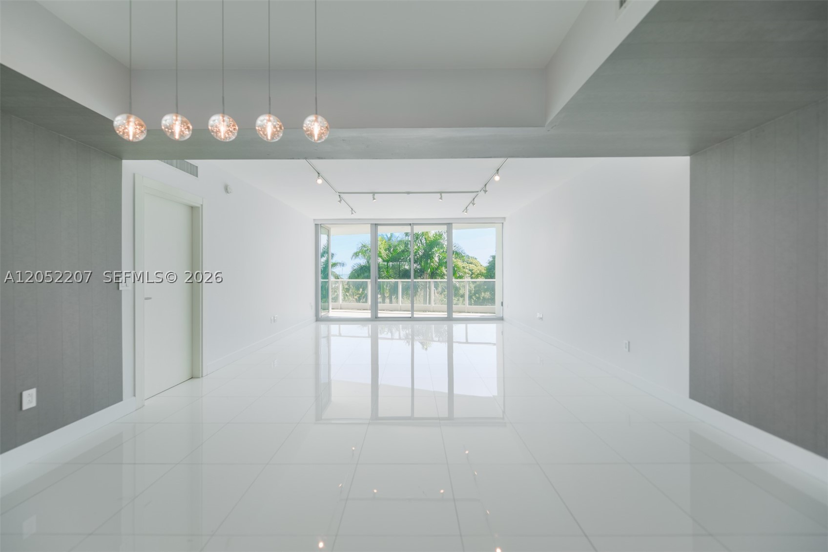 GROVENOR HOUSE CONDO - Residential Lease