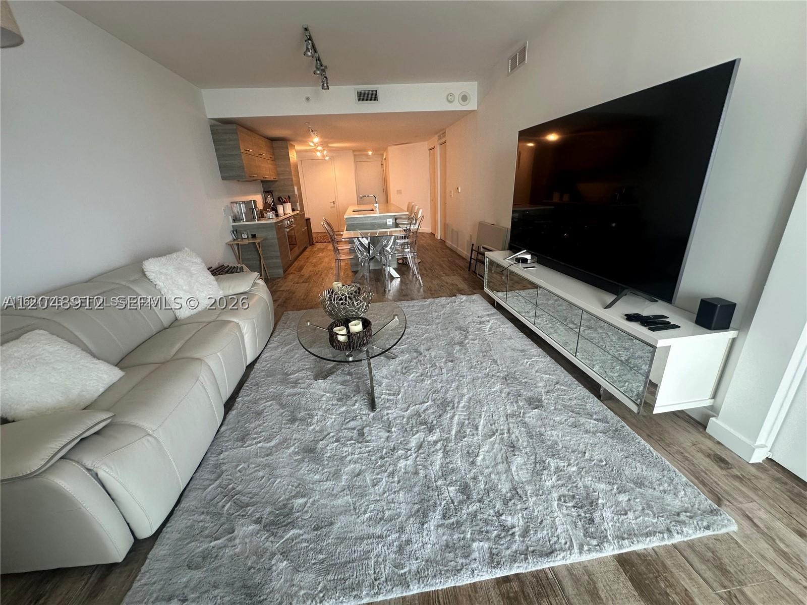 PARAISO BAY CONDO - Residential