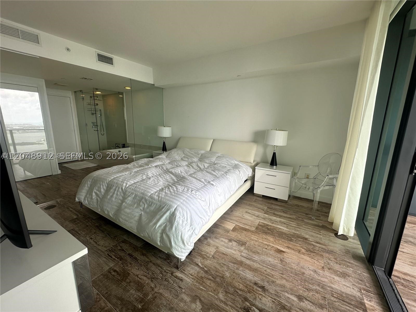 PARAISO BAY CONDO - Residential