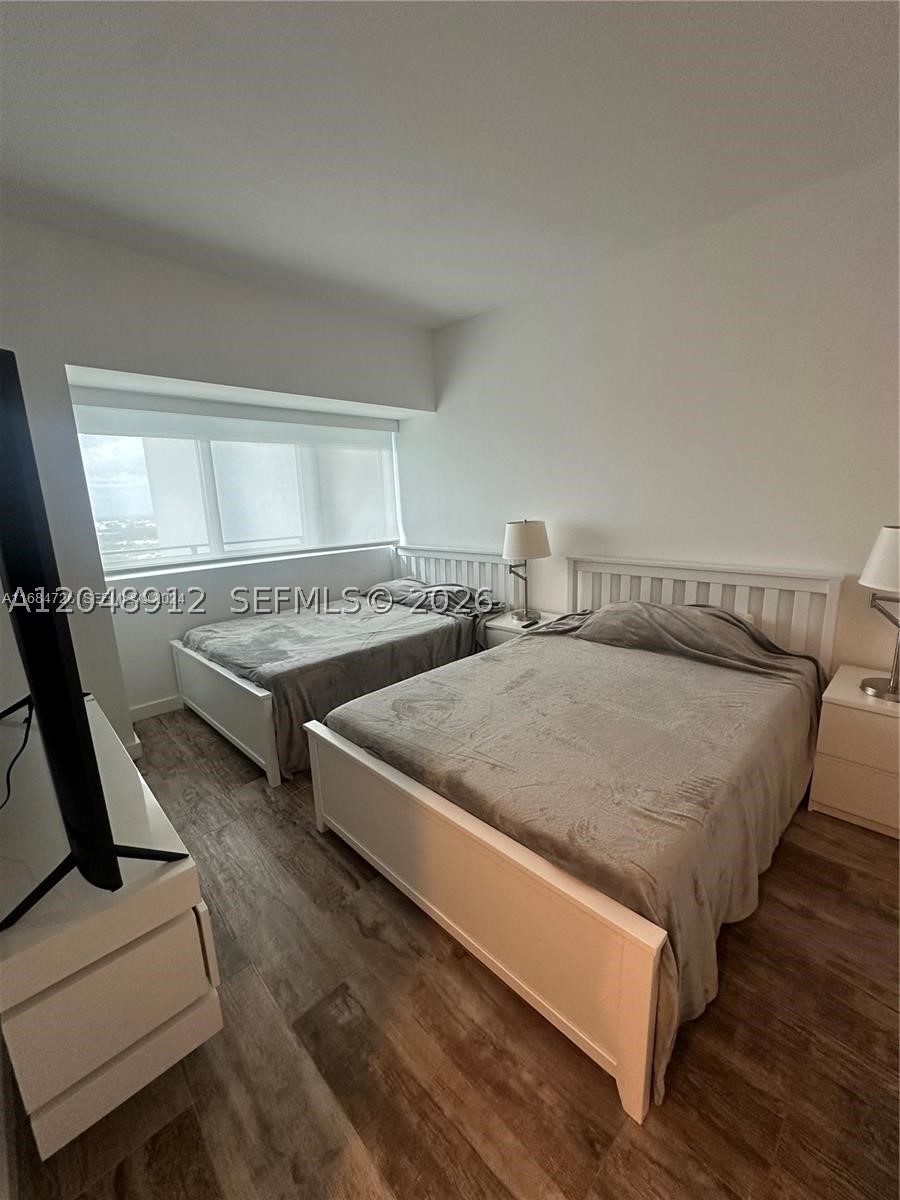 PARAISO BAY CONDO - Residential