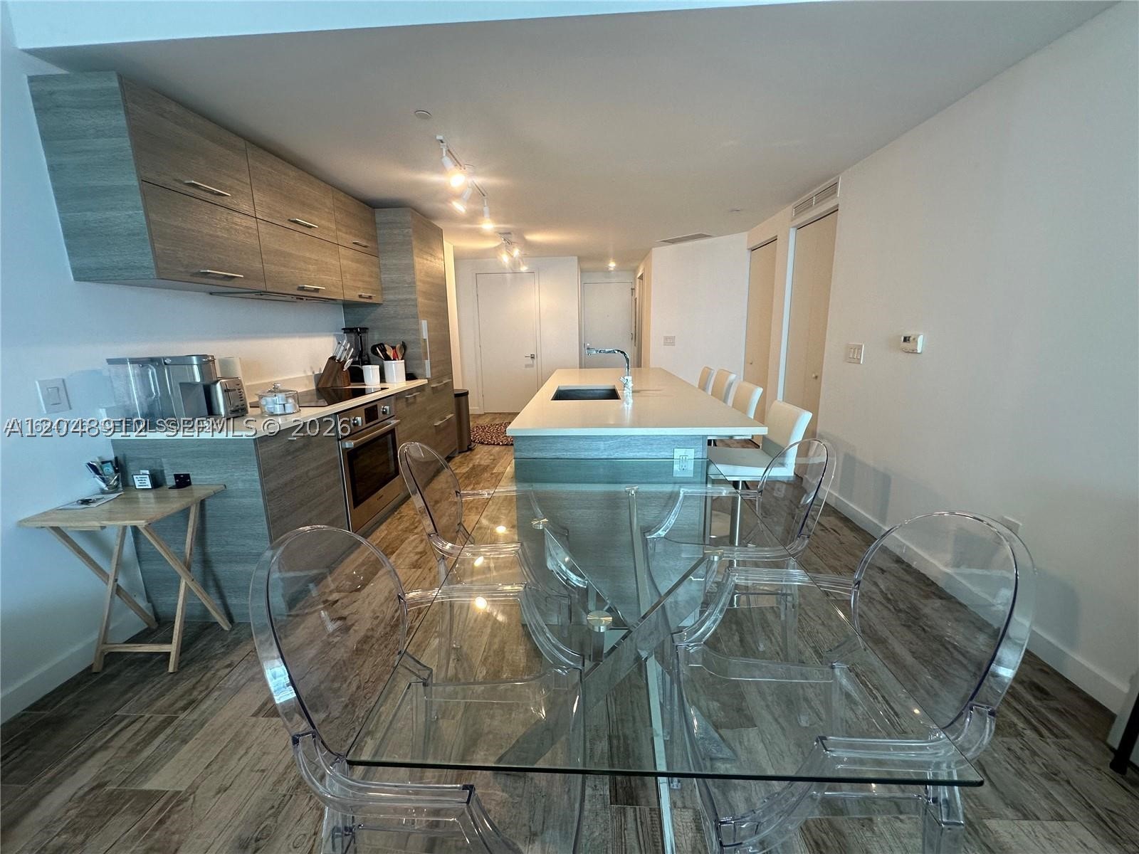 PARAISO BAY CONDO - Residential