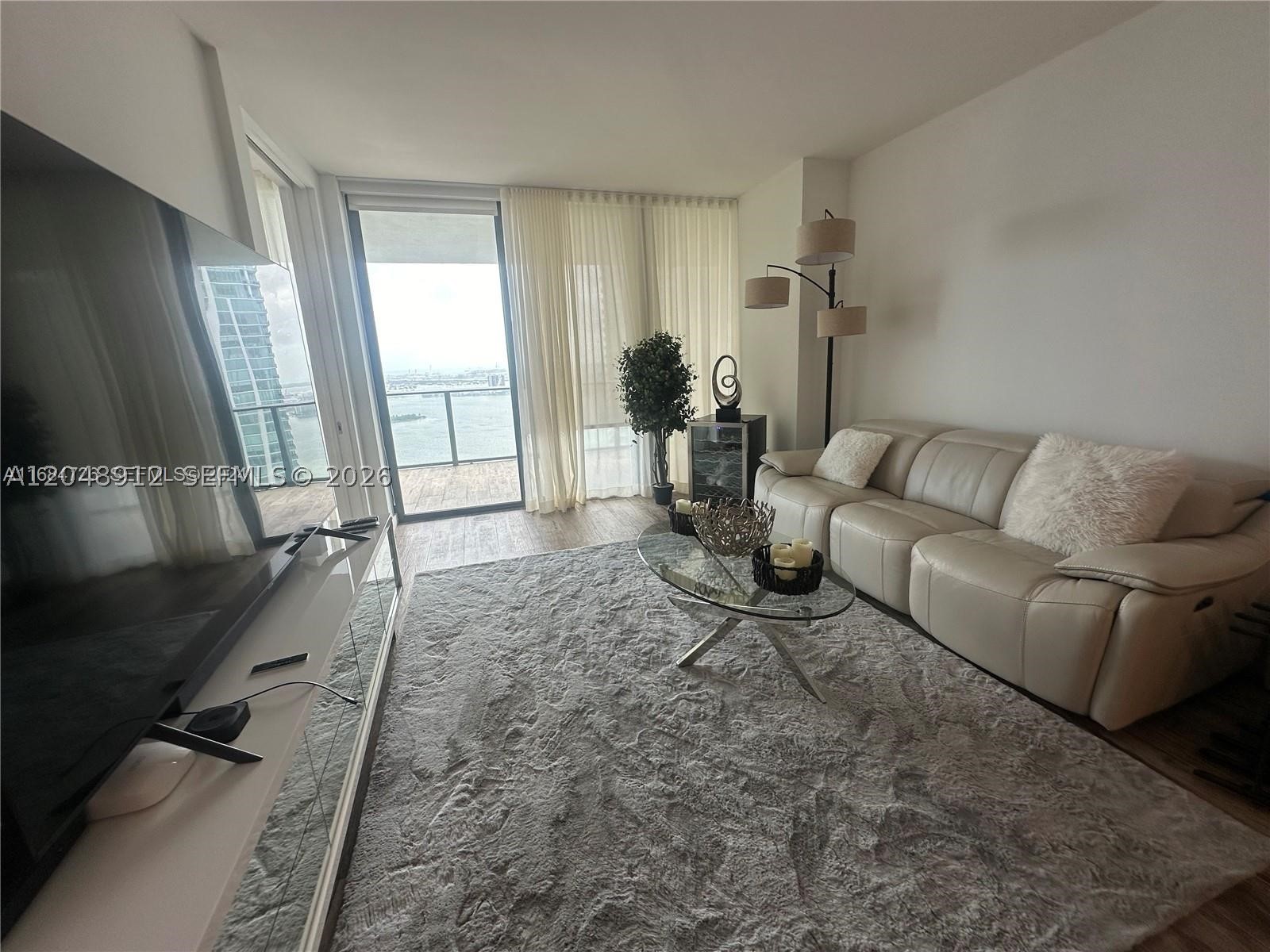 PARAISO BAY CONDO - Residential