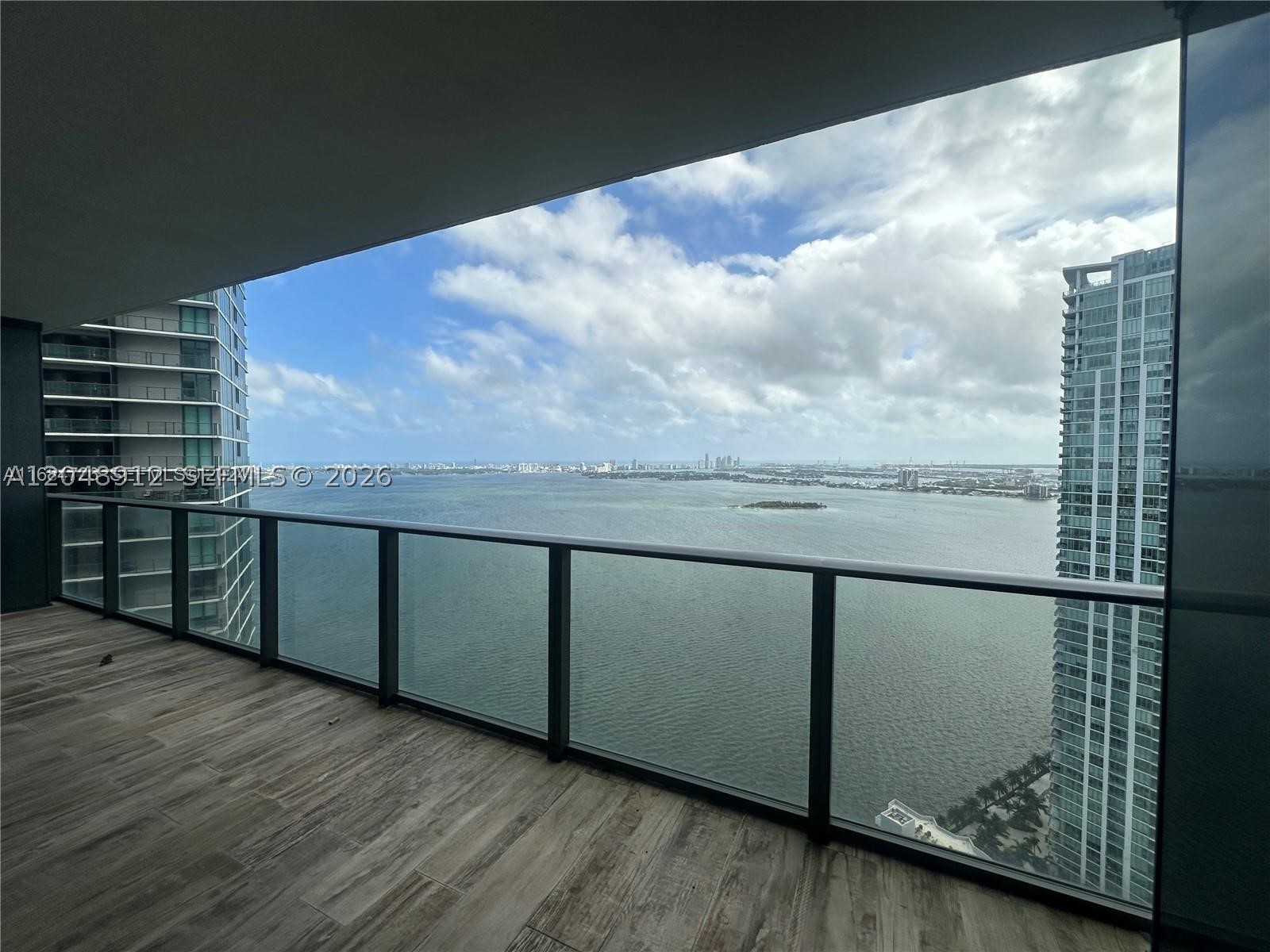 PARAISO BAY CONDO - Residential