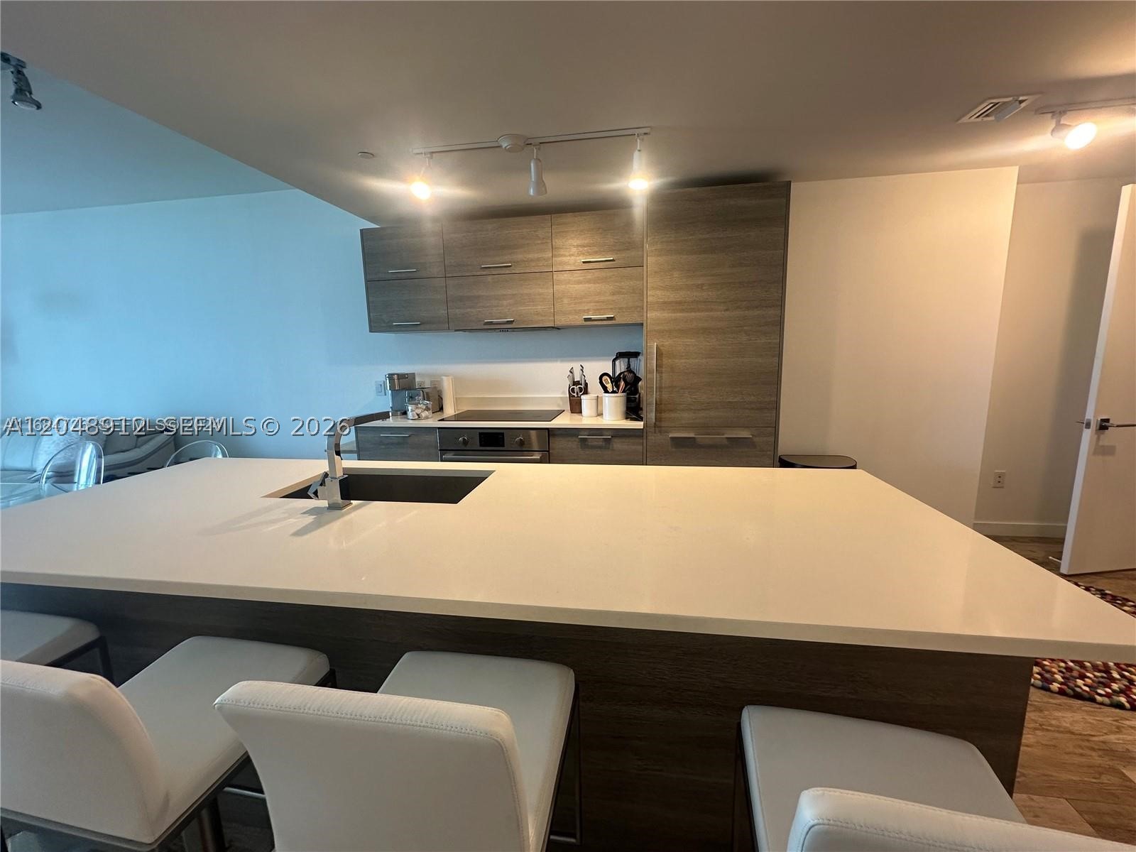 PARAISO BAY CONDO - Residential