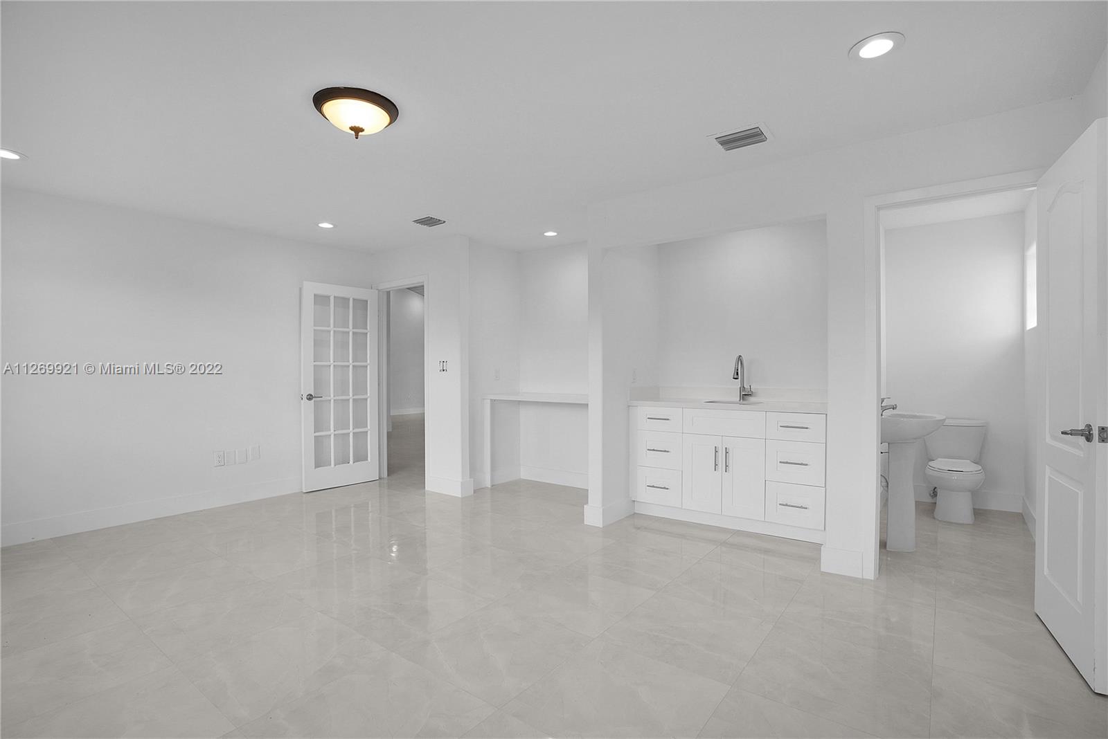 REDLANDS BEST 1ST ADDN - Residential