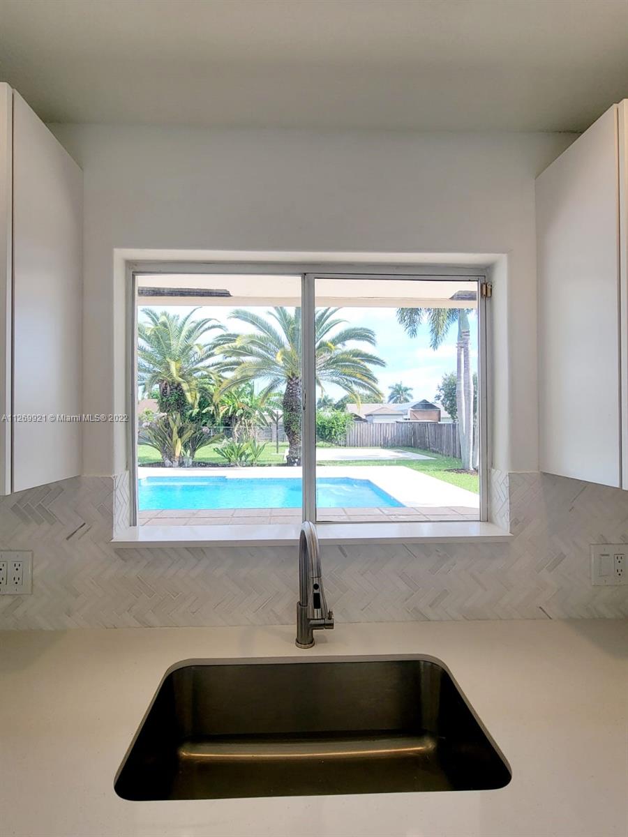 REDLANDS BEST 1ST ADDN - Residential
