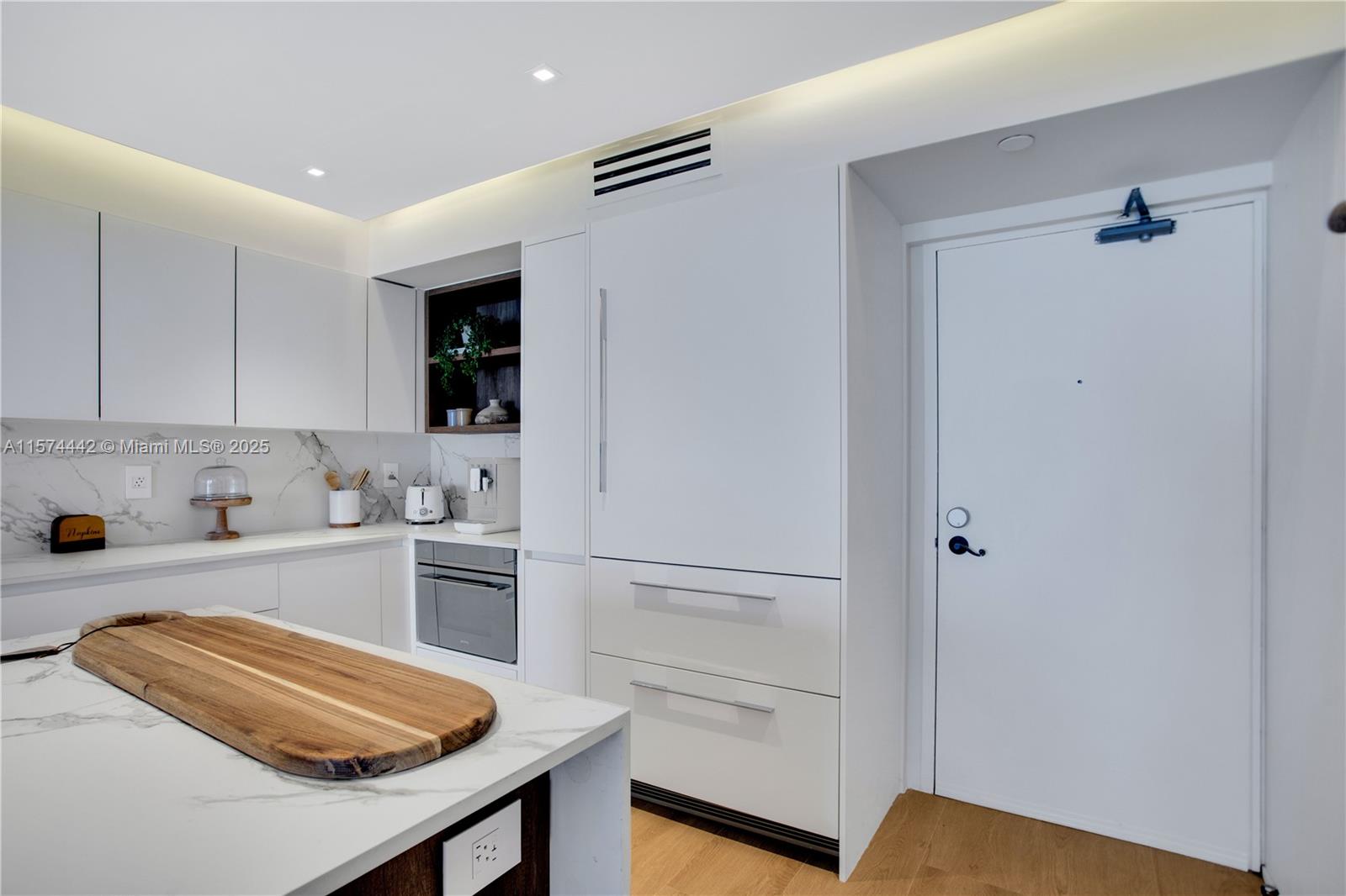 CARLISLE ON THE OCEAN CON - Residential