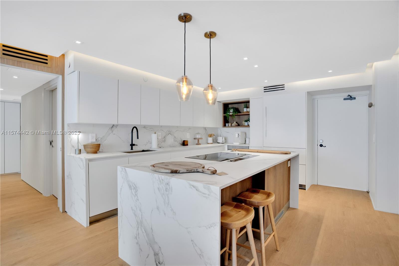 CARLISLE ON THE OCEAN CON - Residential