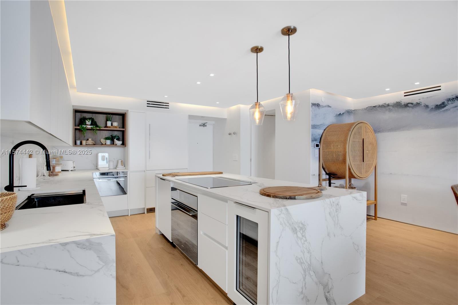CARLISLE ON THE OCEAN CON - Residential