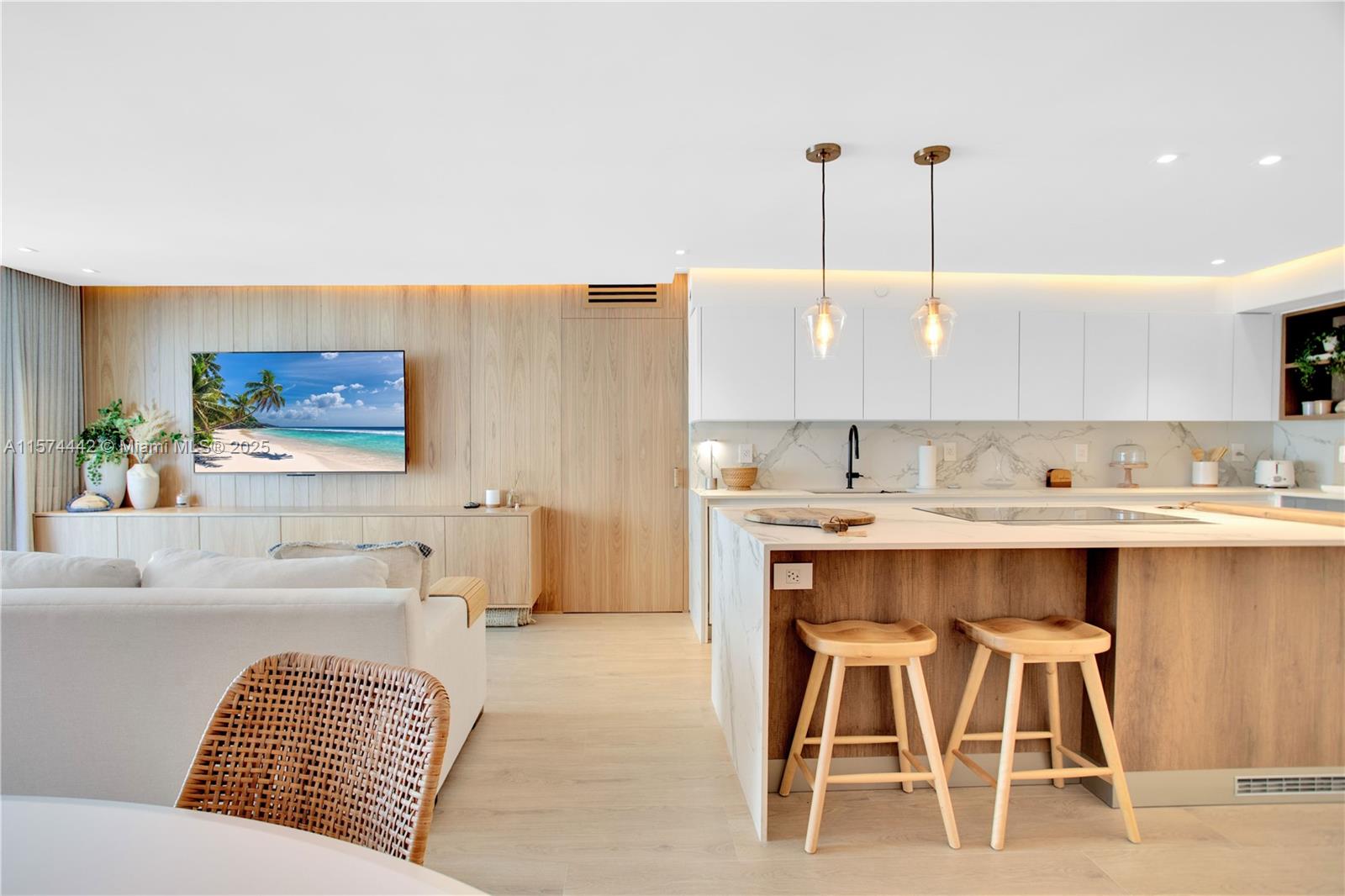 CARLISLE ON THE OCEAN CON - Residential