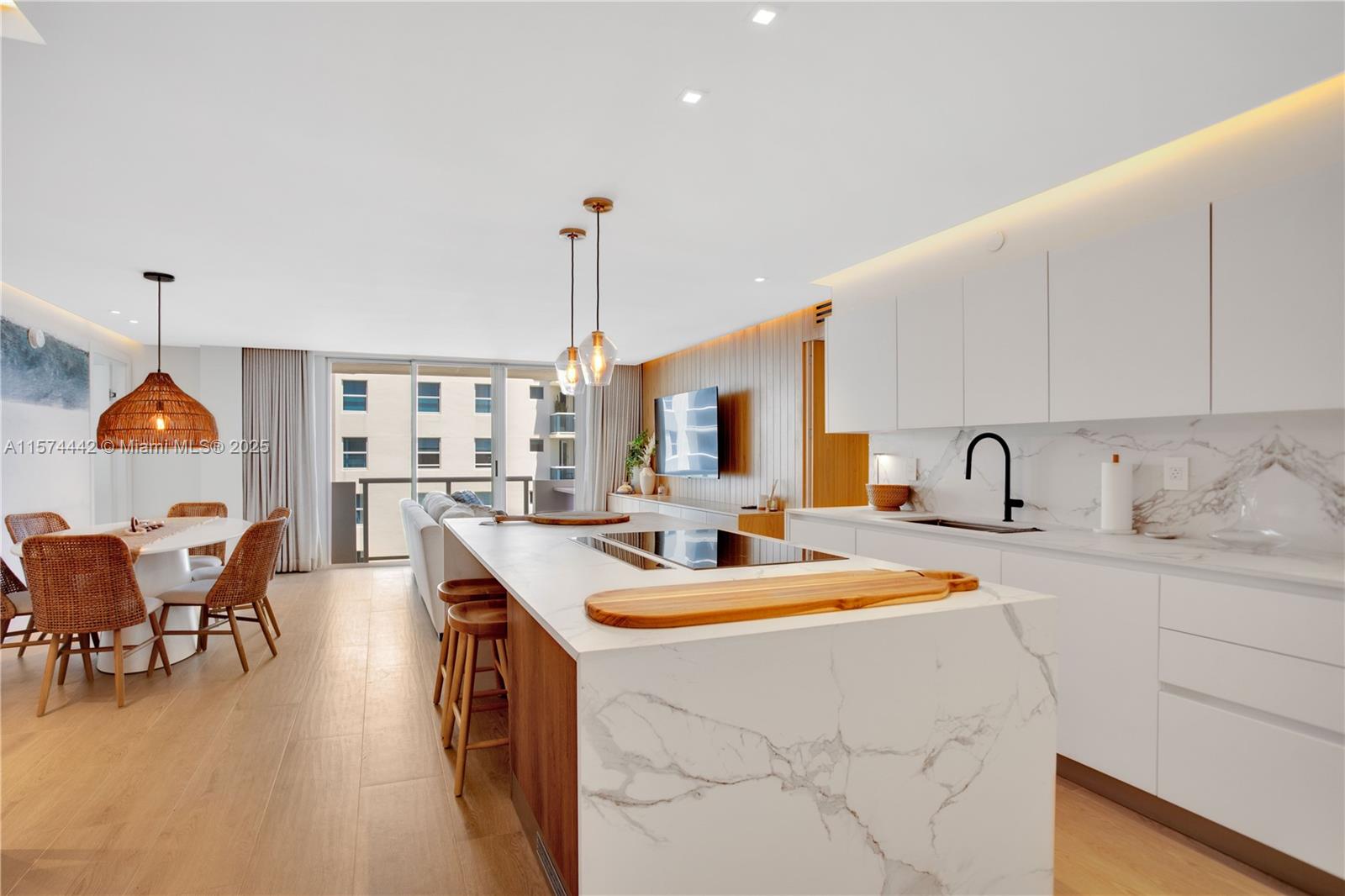 CARLISLE ON THE OCEAN CON - Residential