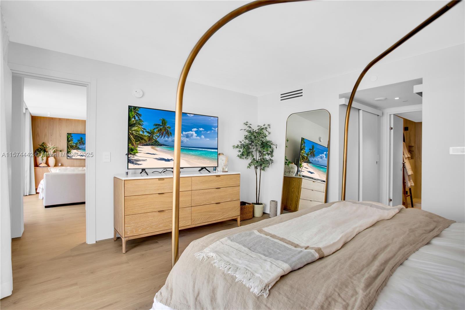 CARLISLE ON THE OCEAN CON - Residential