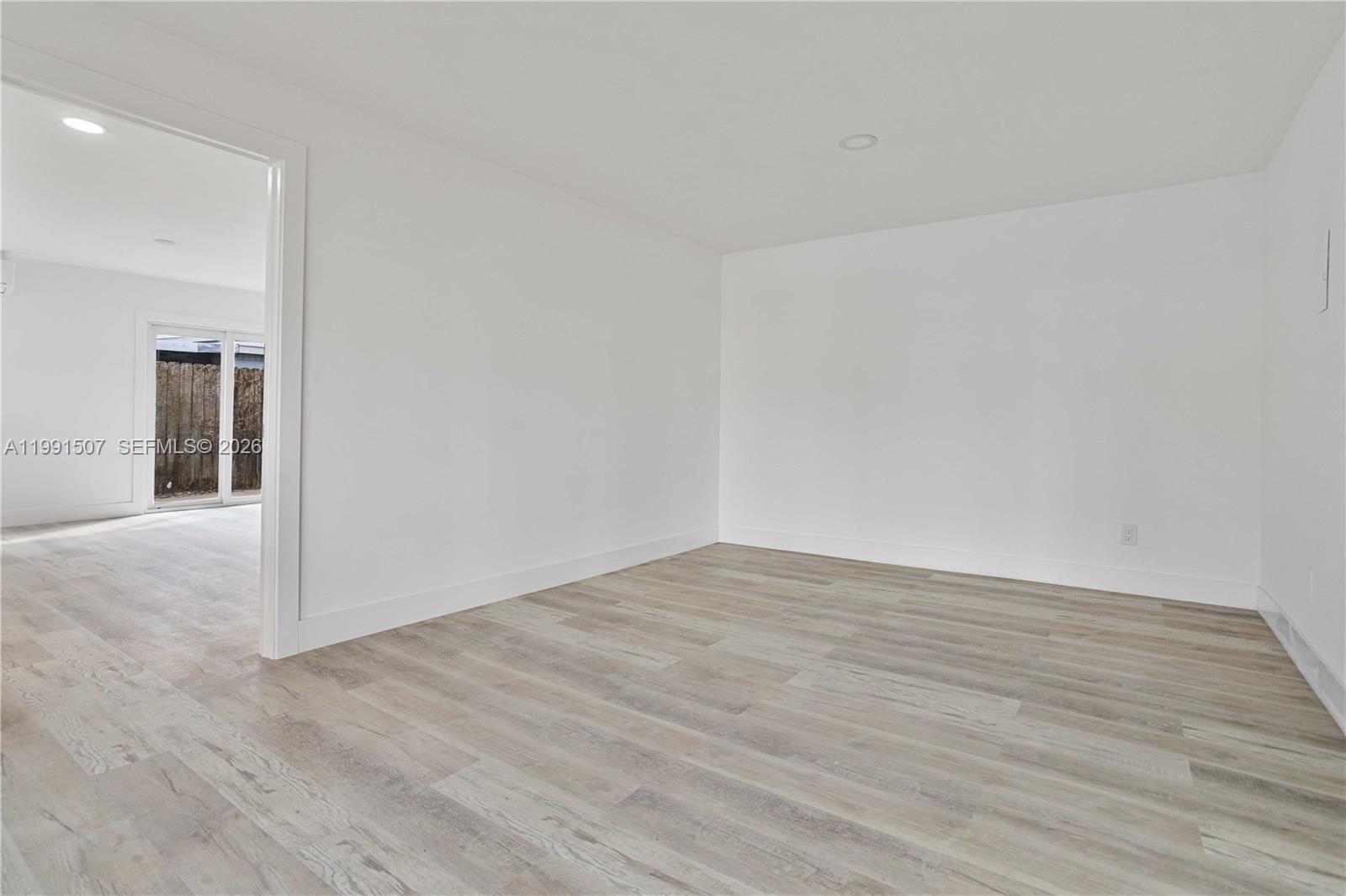 PLAYLAND ISLES - Residential