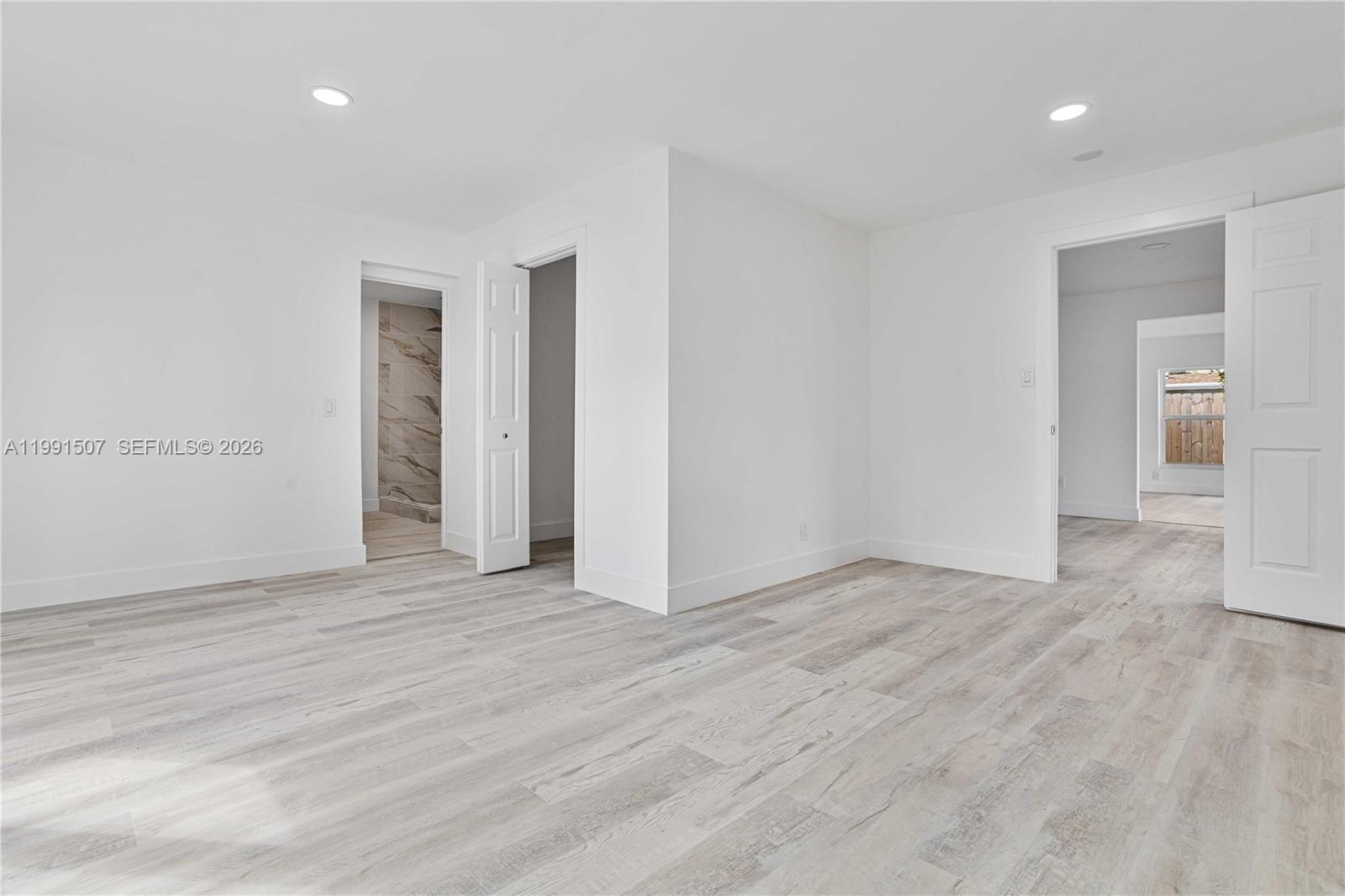 PLAYLAND ISLES - Residential