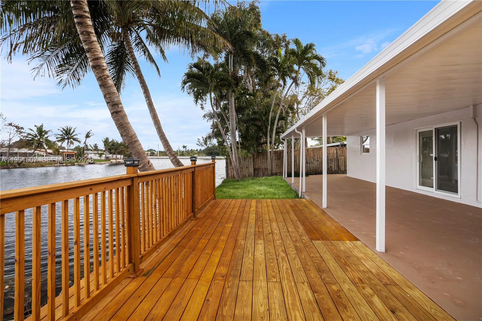 PLAYLAND ISLES - Residential
