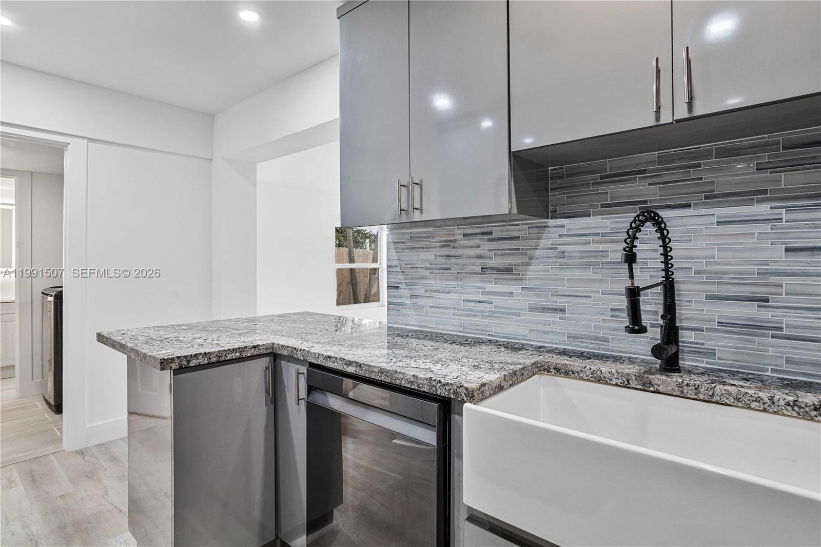 PLAYLAND ISLES - Residential