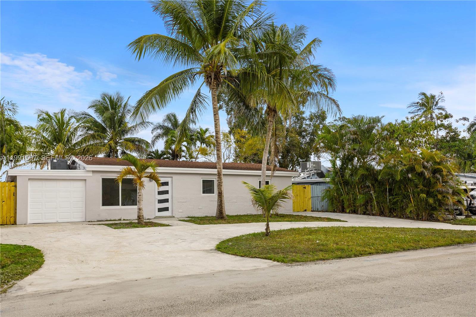 PLAYLAND ISLES - Residential