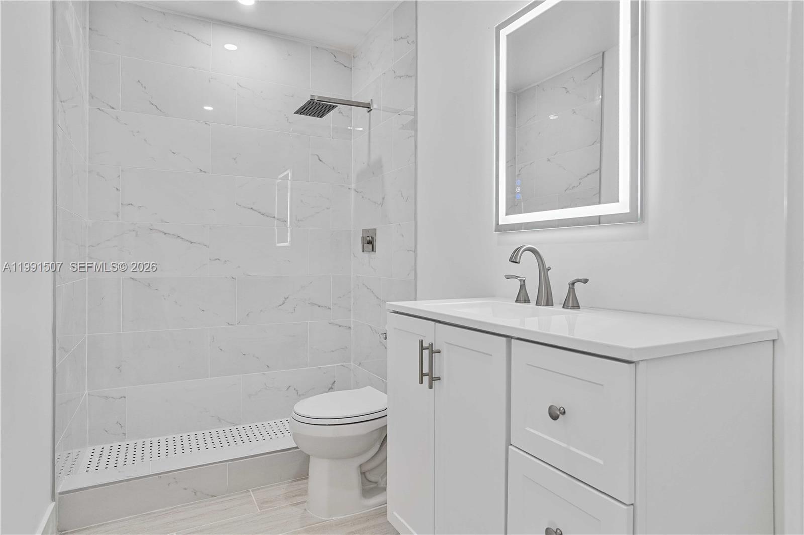 PLAYLAND ISLES - Residential