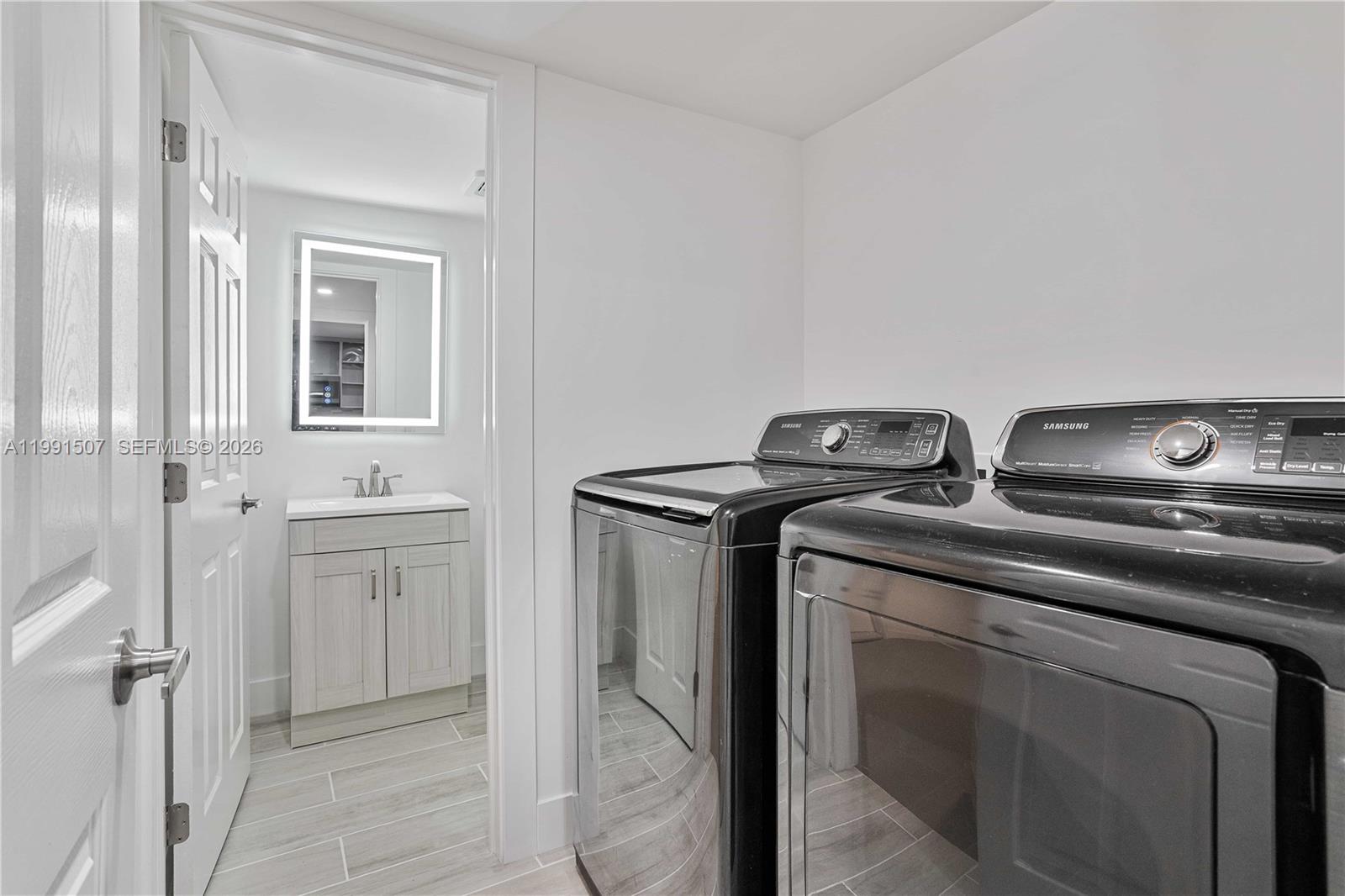 PLAYLAND ISLES - Residential