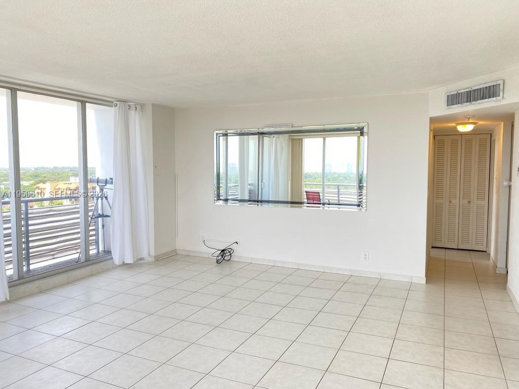 HOME TOWER CONDO - Residential