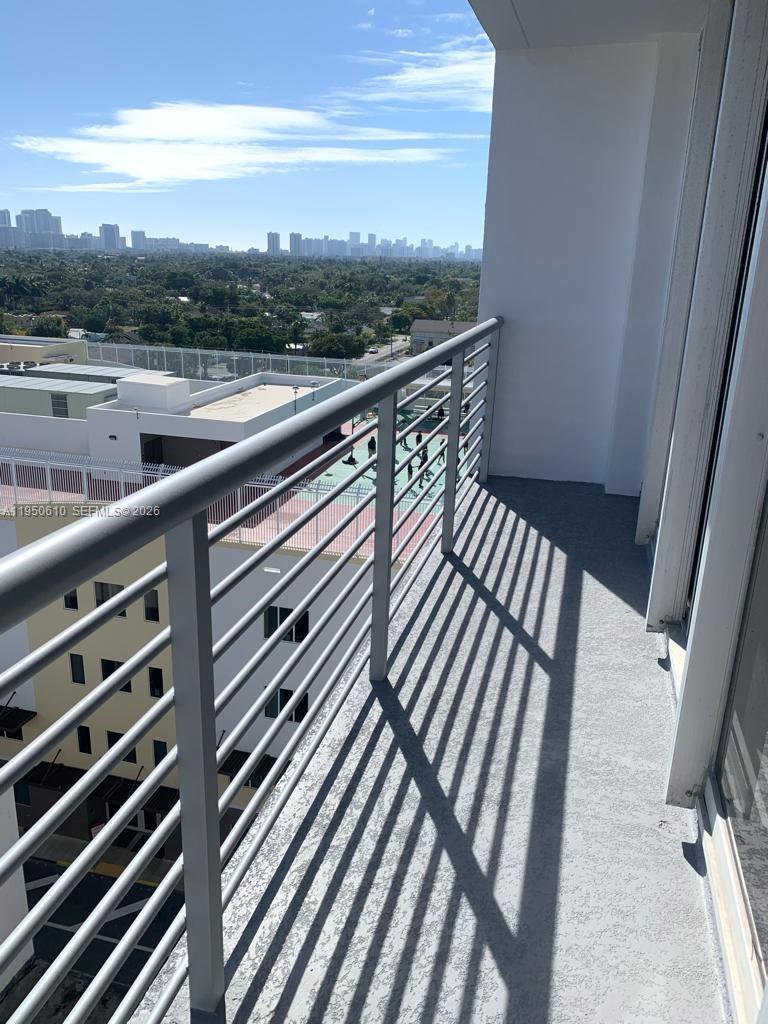 HOME TOWER CONDO - Residential