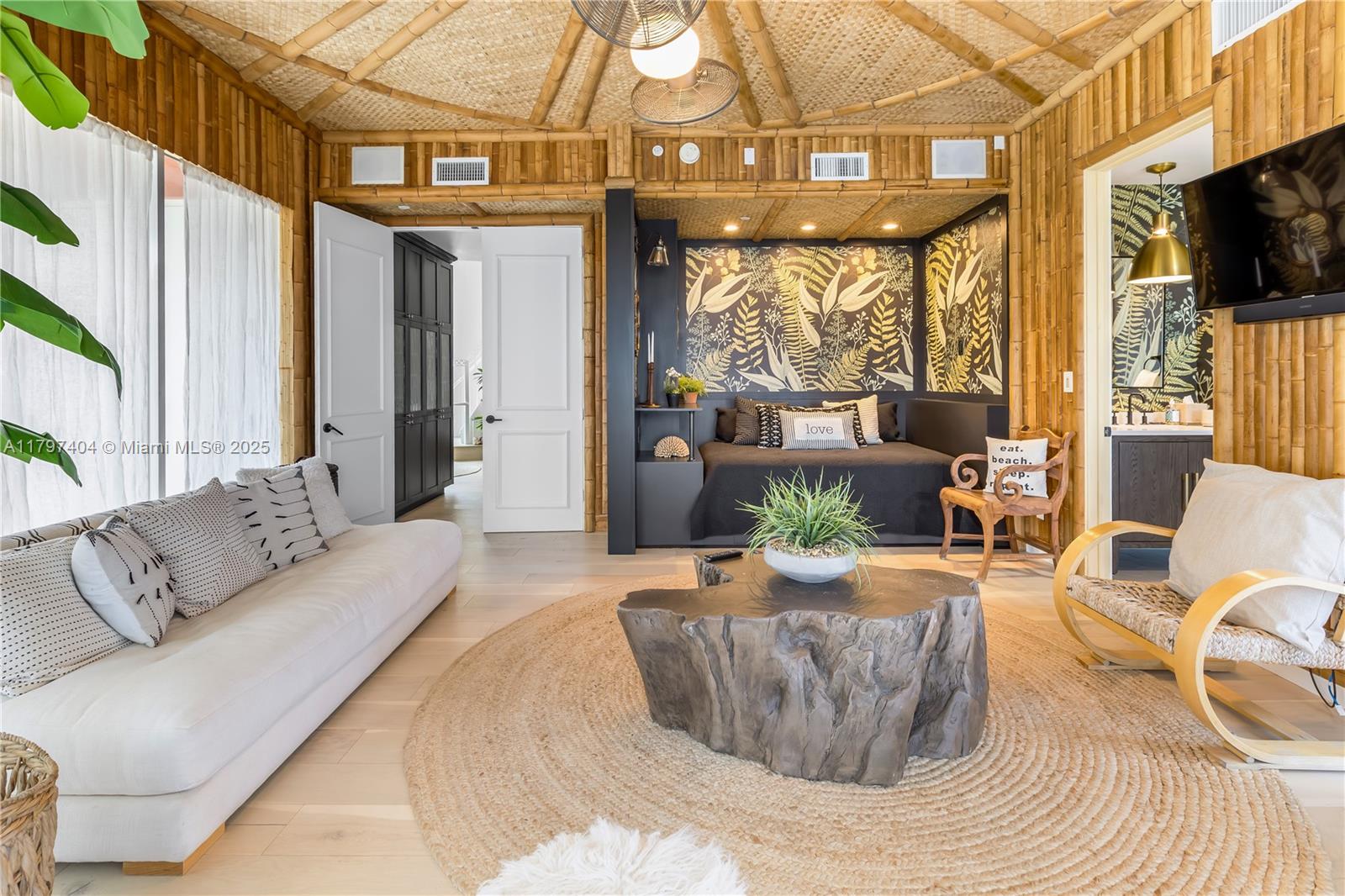 PALMS-TOWNHOUSES CONDO - Residential