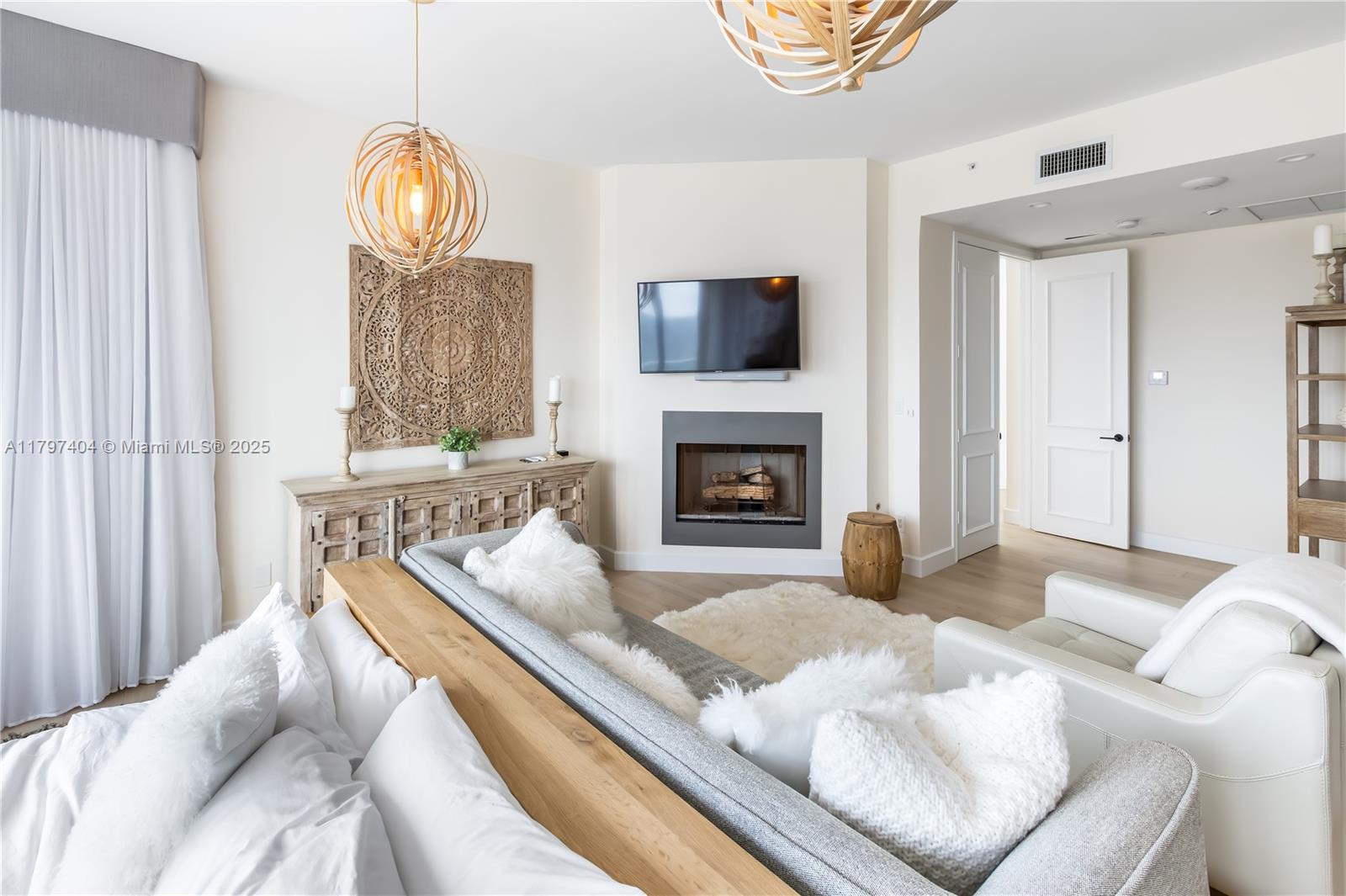 PALMS-TOWNHOUSES CONDO - Residential