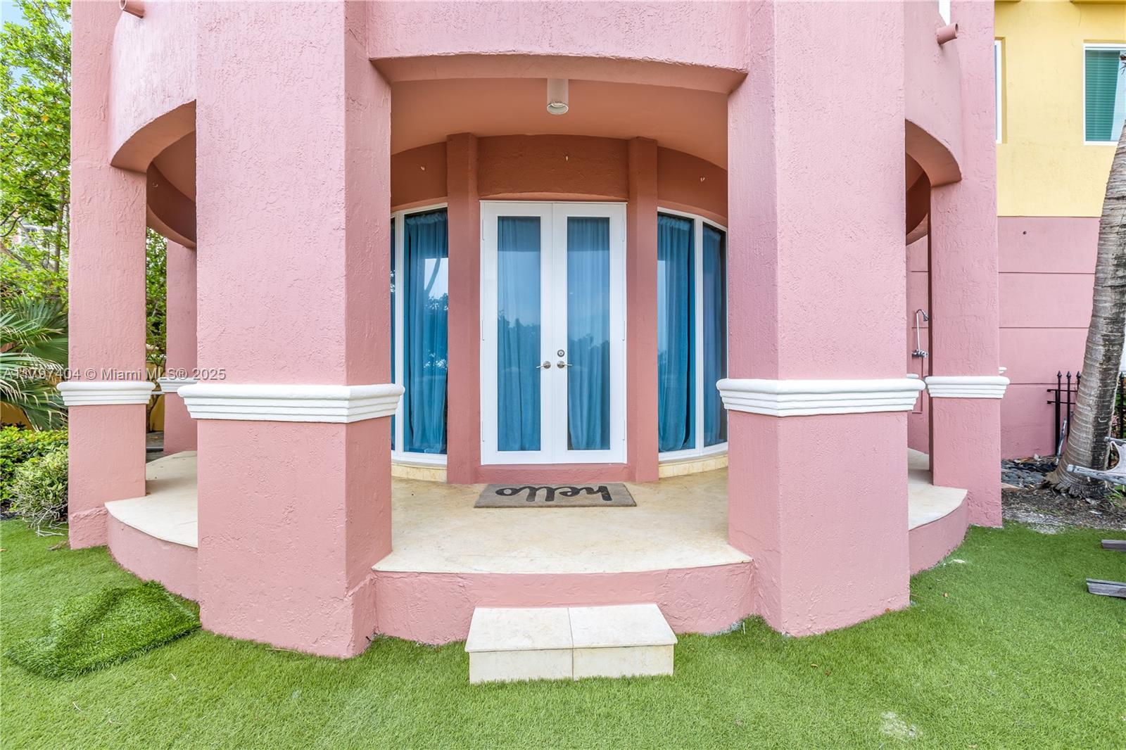 PALMS-TOWNHOUSES CONDO - Residential