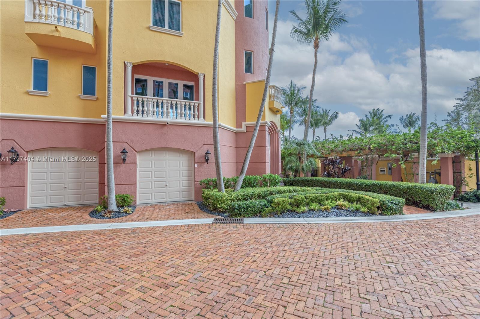 PALMS-TOWNHOUSES CONDO - Residential