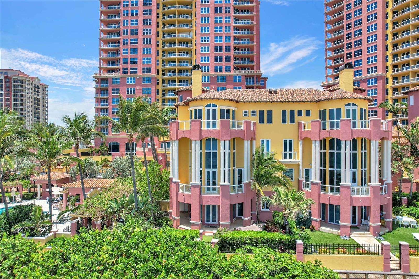 PALMS-TOWNHOUSES CONDO - Residential