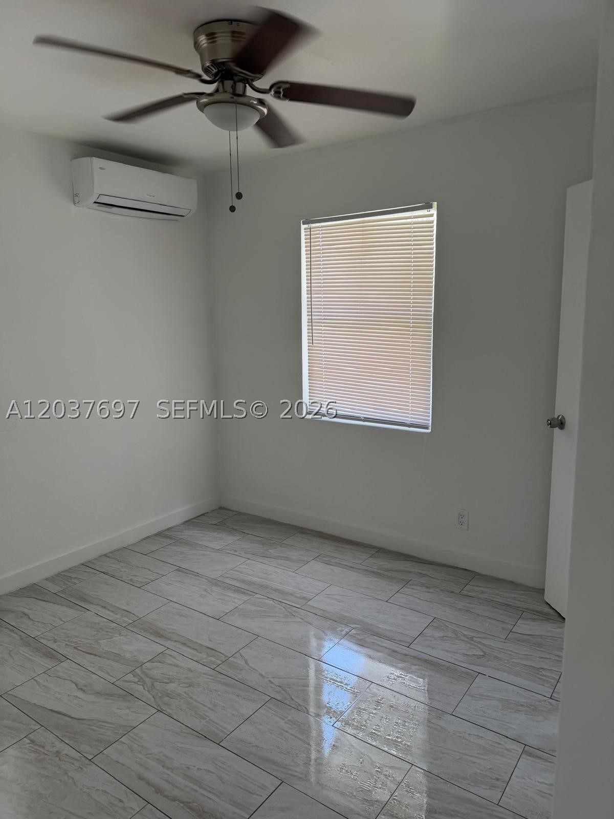 HOLLYWOOD ACRES - Residential Lease