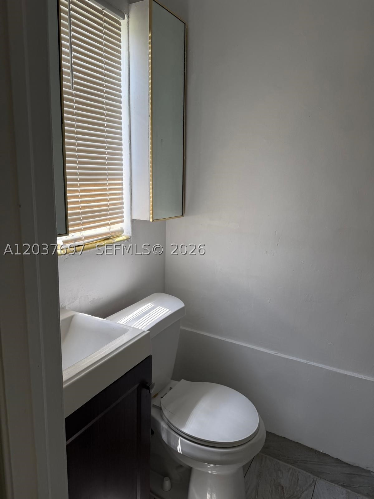 HOLLYWOOD ACRES - Residential Lease