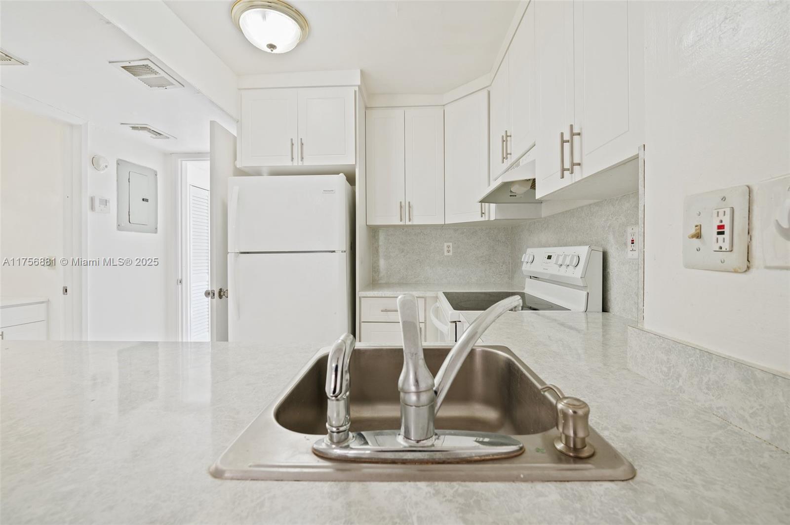 Hialeah Club Villas Condo - Residential Lease