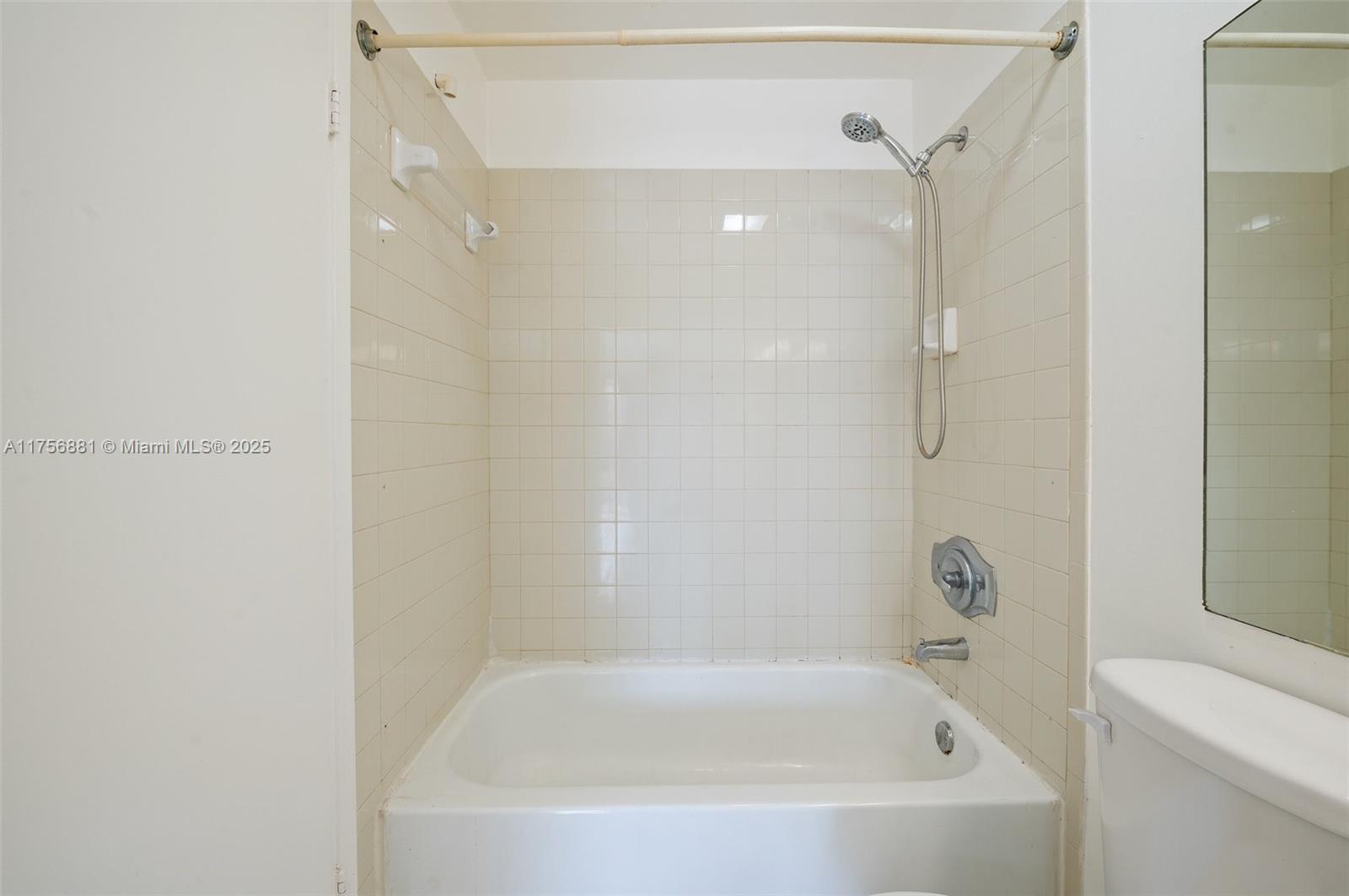 Hialeah Club Villas Condo - Residential Lease