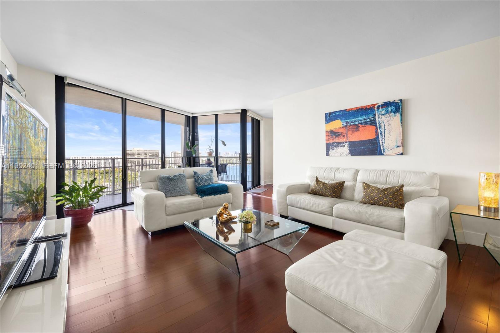 THE TOWERS OF QUAYSIDE CO - Residential