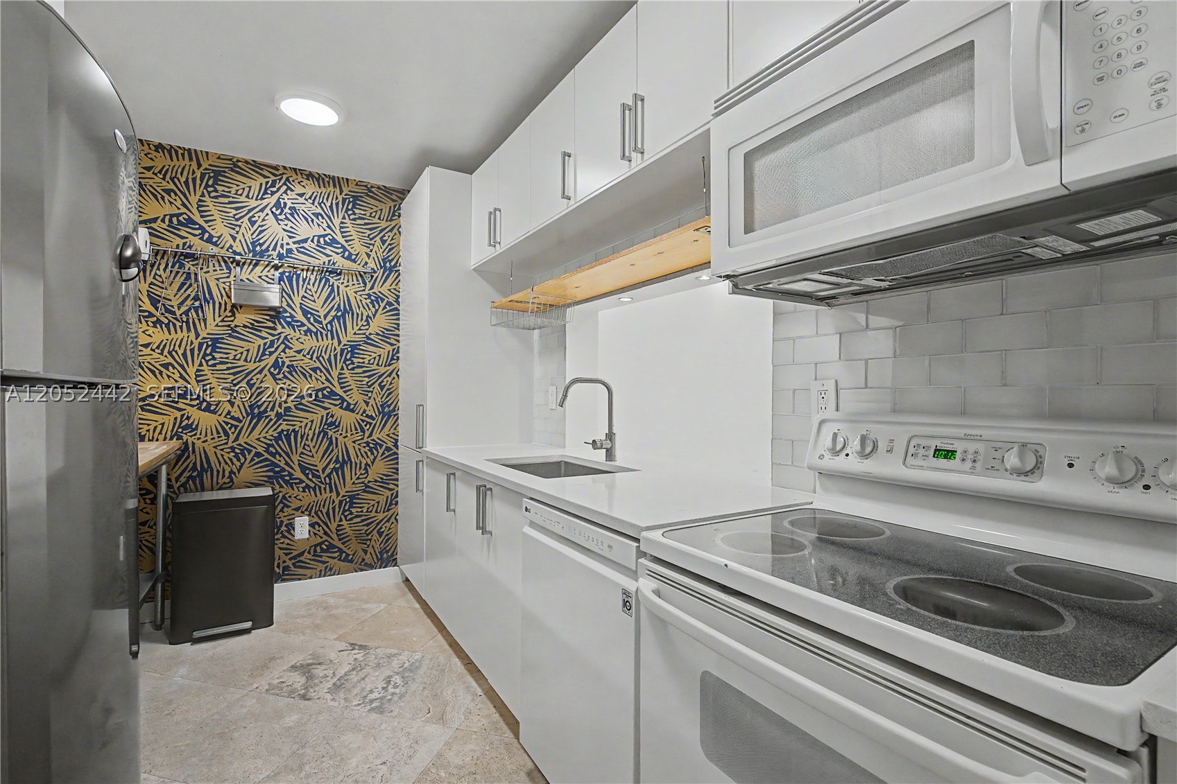 SURFSIDE PALMS CONDO - Residential