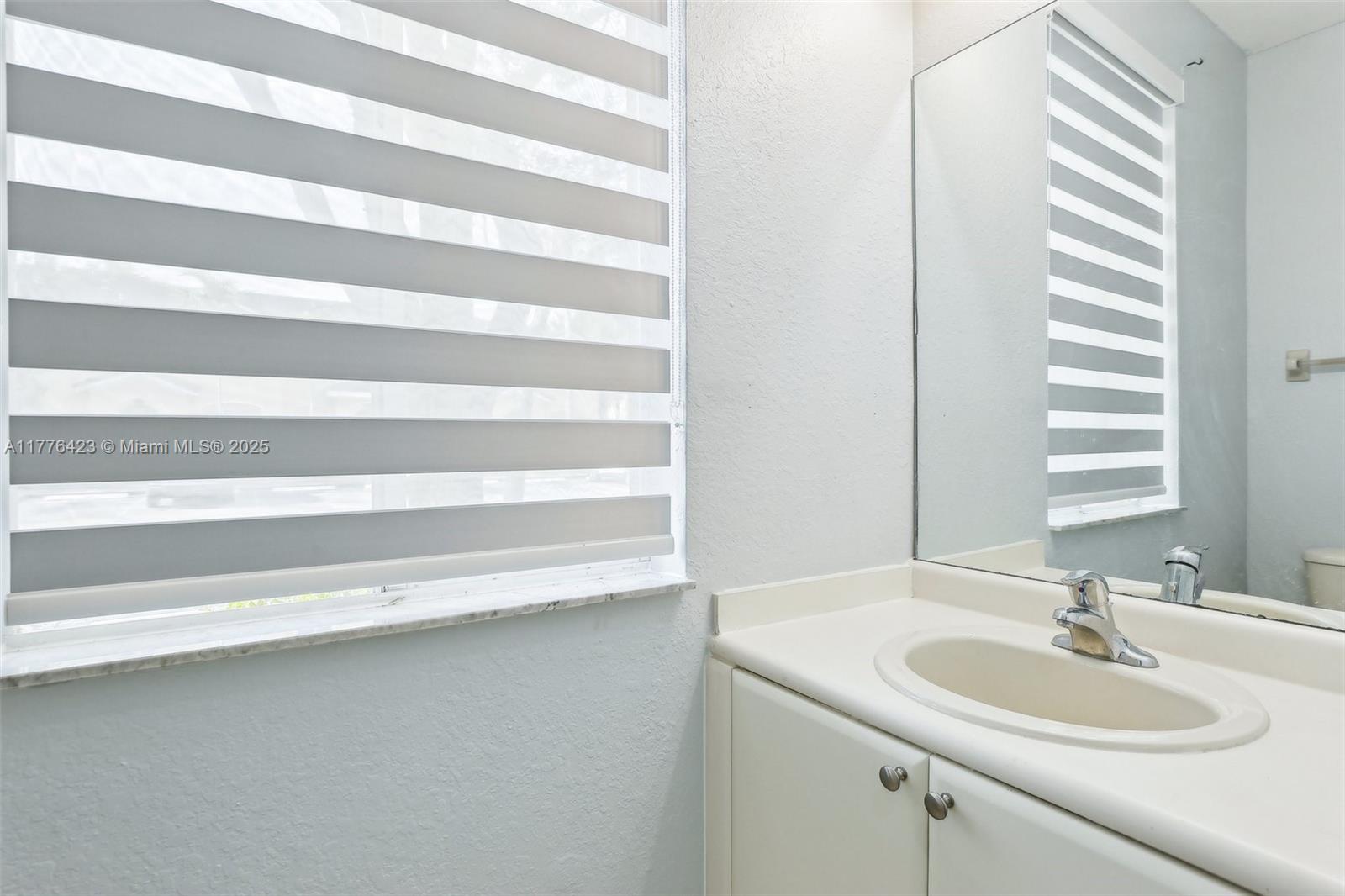 SHOMA TOWNHOMES AT KEYSCO - Residential Lease