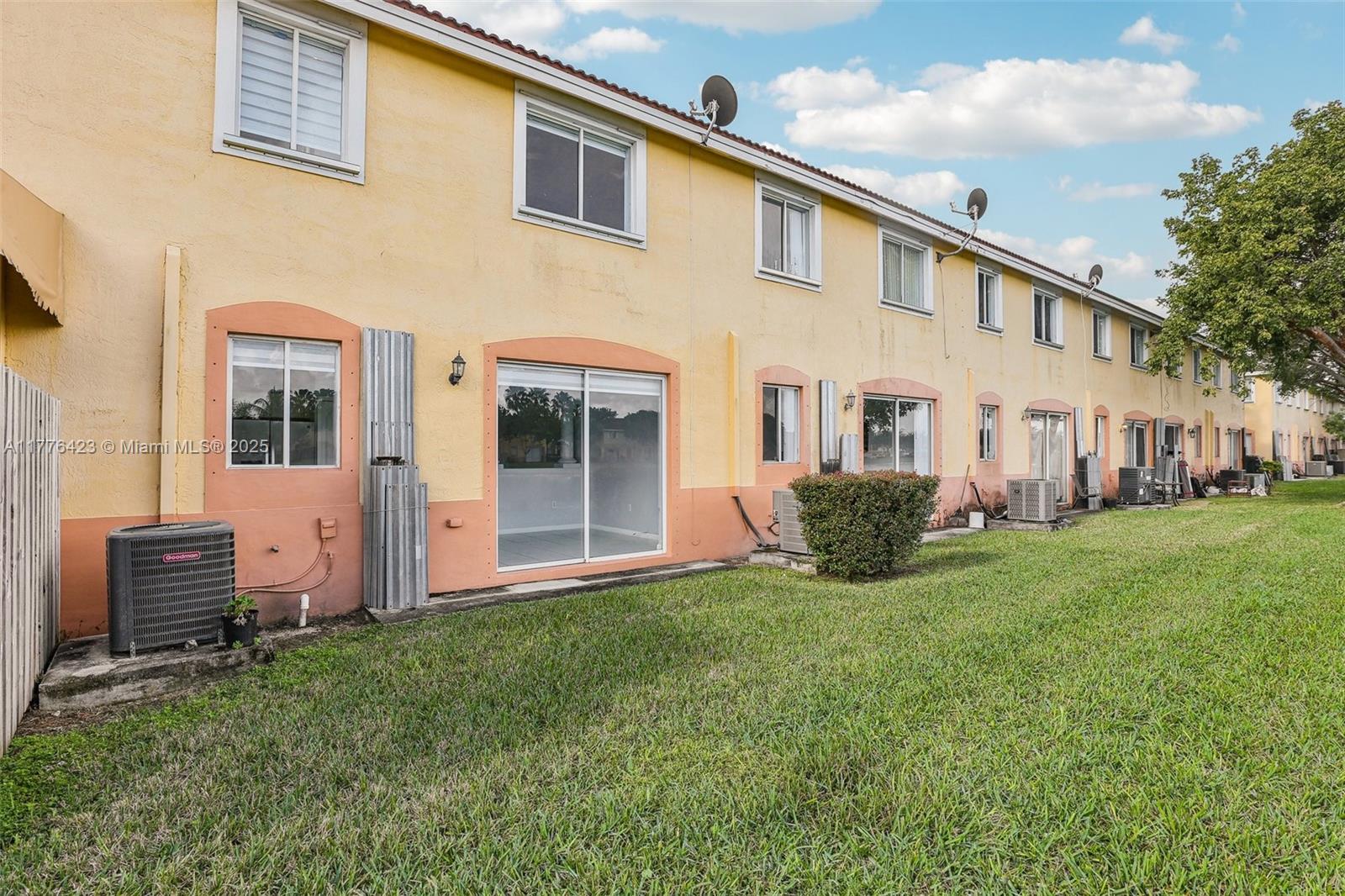 SHOMA TOWNHOMES AT KEYSCO - Residential Lease